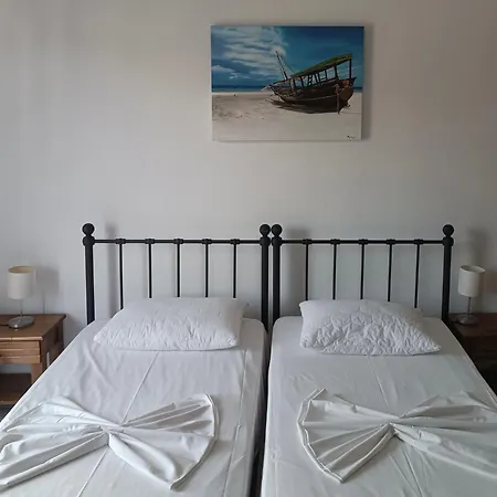 Eliza And Apartment *