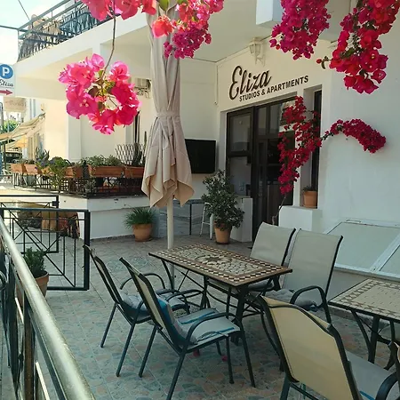 דירה Eliza And *